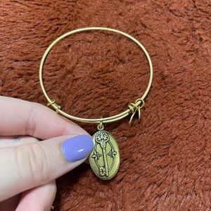 alex and ani bracelet!!! 🤍